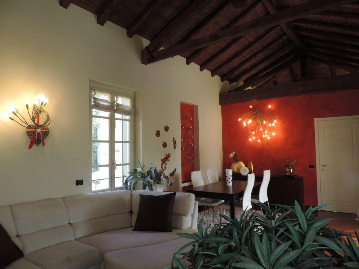 Feeling At Home - Varese Apartment Exterior foto